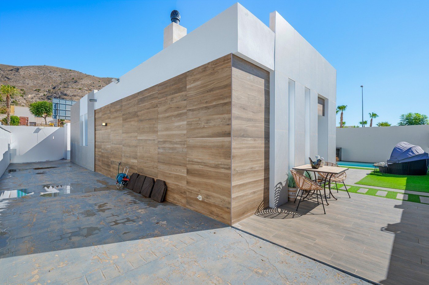 o_1k5sparpb1hn5fk63k8no0102k37 4 Bedroom 2 Bathroom Villa in Fortuna - Caza De Casa