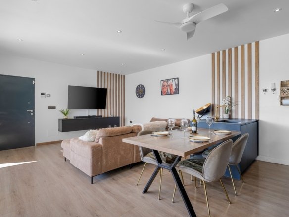 4 Bedroom 2 Bathroom Villa in Fortuna - Caza De Casa