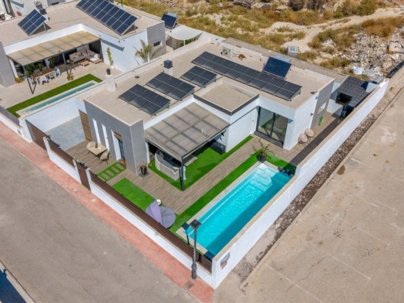 4 Bedroom 2 Bathroom Villa in Fortuna - Caza De Casa