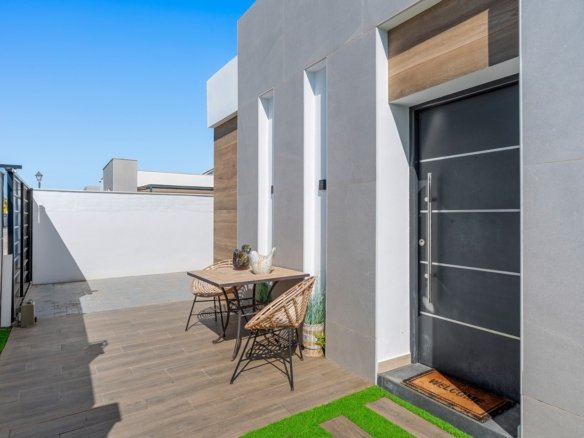 4 Bedroom 2 Bathroom Villa in Fortuna - Caza De Casa