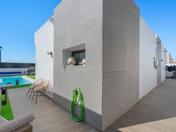 4 Bedroom 2 Bathroom Villa in Fortuna - Caza De Casa