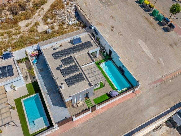 4 Bedroom 2 Bathroom Villa in Fortuna - Caza De Casa