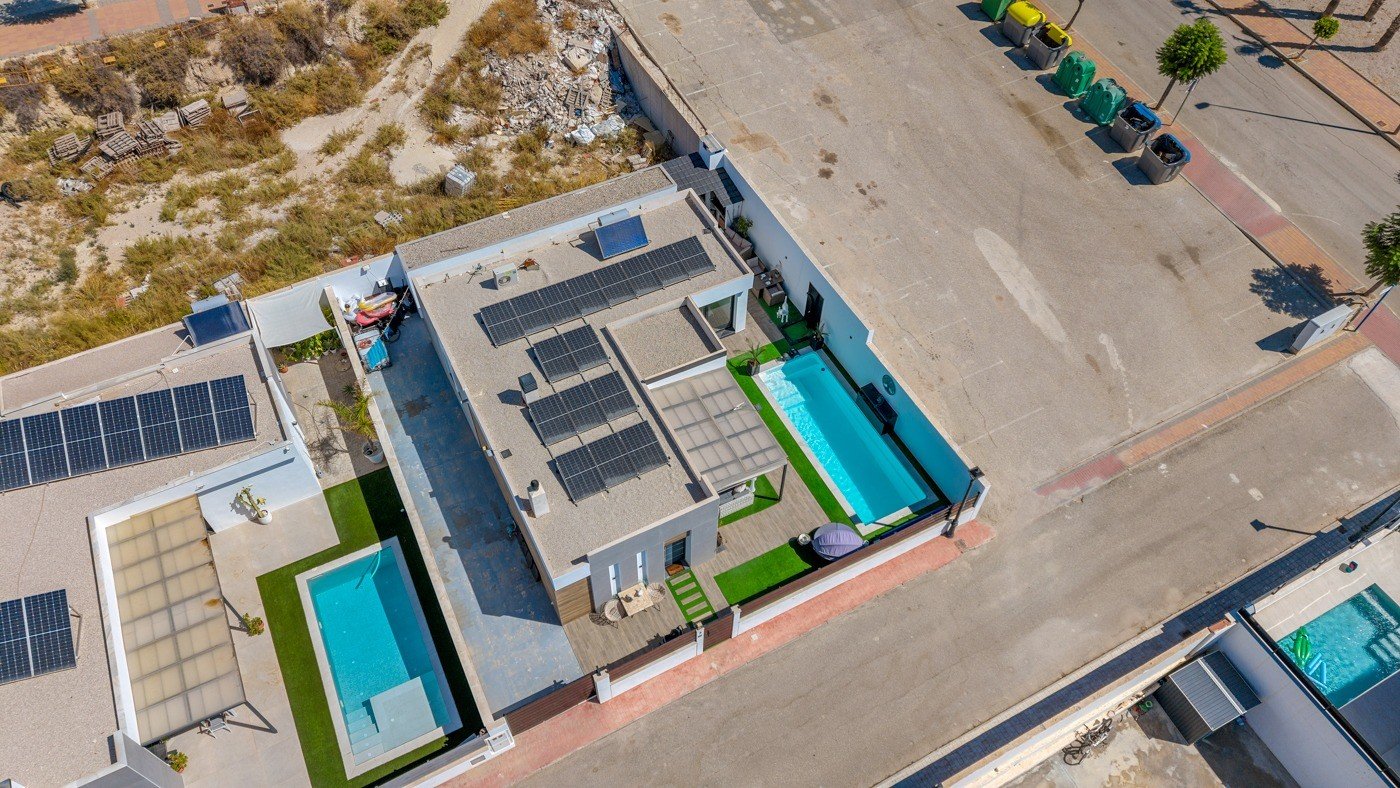 o_1k5sparpbmgbqe61p0918v61t5c4c 4 Bedroom 2 Bathroom Villa in Fortuna - Caza De Casa