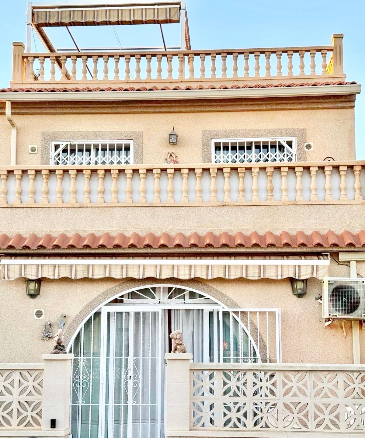 3 Bedroom 2 Bathroom Town House in Torrevieja - Caza De Casa