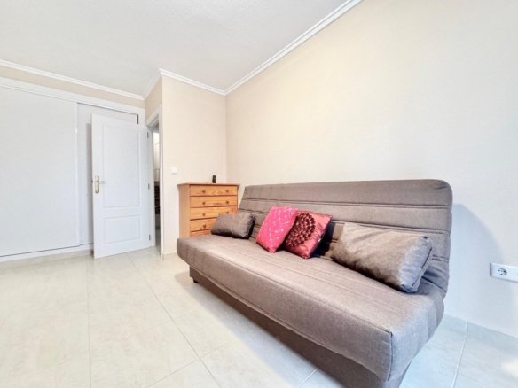 3 Bedroom 2 Bathroom Town House in Torrevieja - Caza De Casa