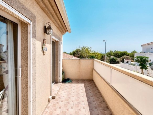 3 Bedroom 2 Bathroom Town House in Torrevieja - Caza De Casa