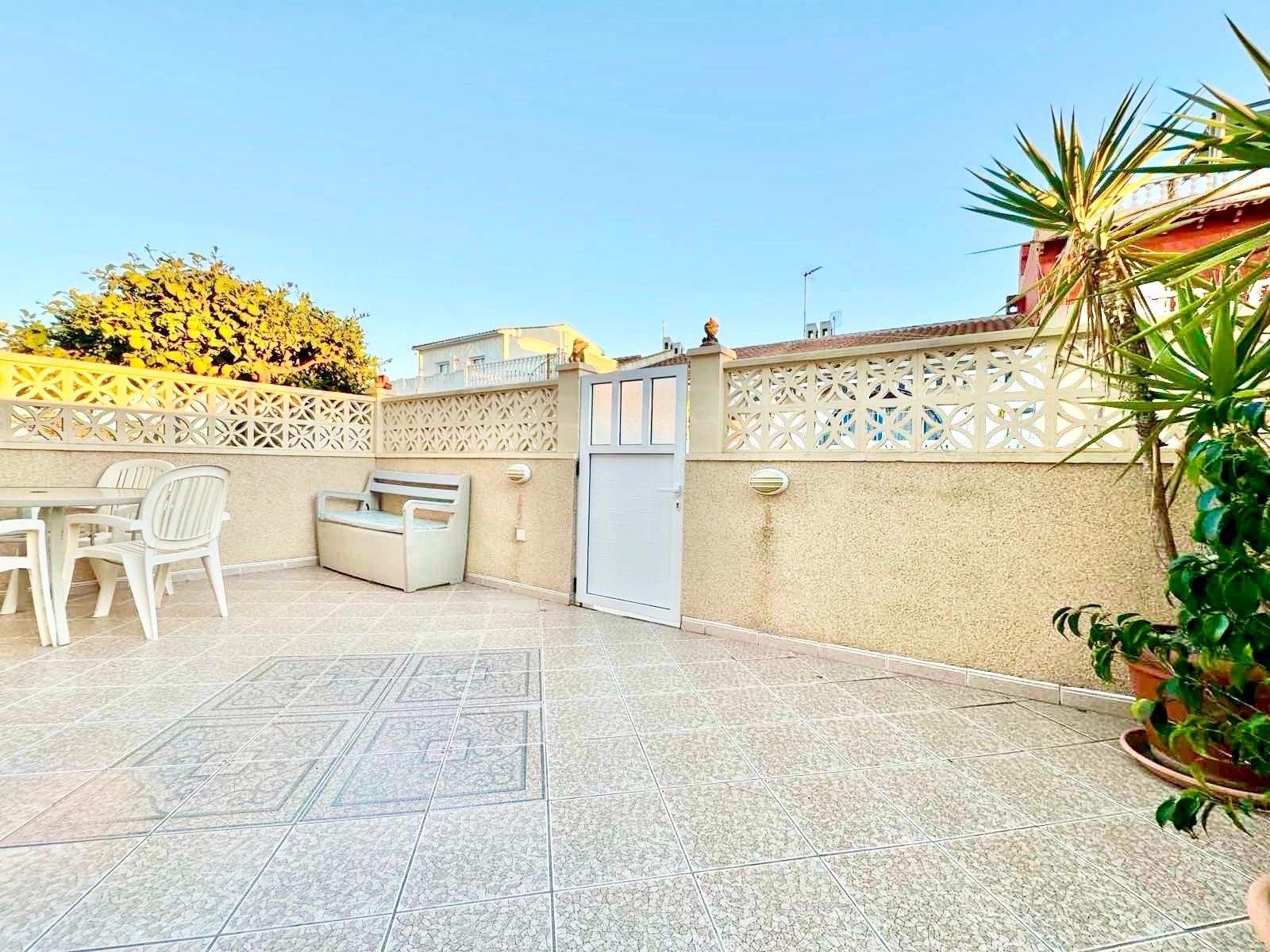 3 Bedroom 2 Bathroom Town House in Torrevieja - Caza De Casa