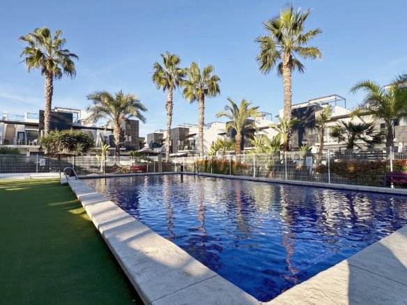 3 Bedroom 3 Bathroom Town House in Villamartin - Caza De Casa