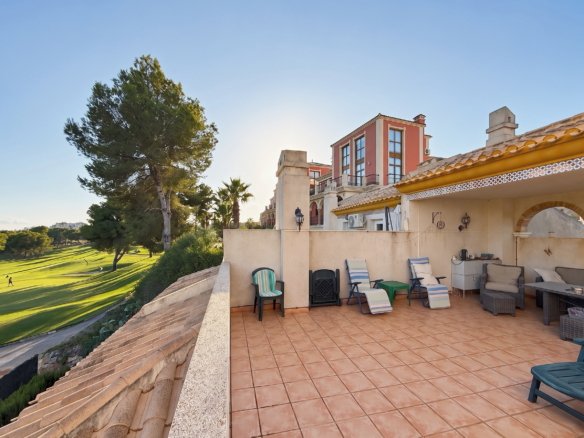 4 Bedroom 3 Bathroom Town House in Orihuela Costa - Caza De Casa