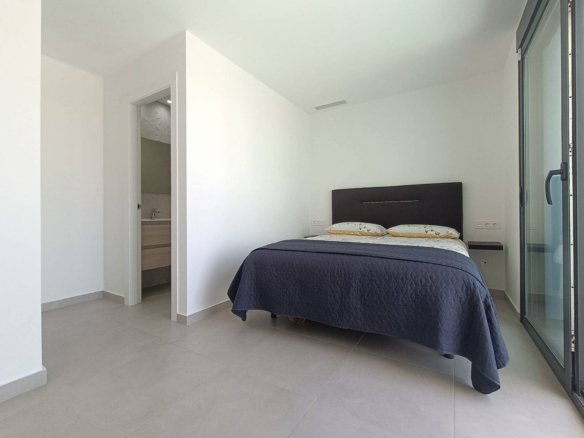5 Bedroom 4 Bathroom Villa in Rojales - Caza De Casa