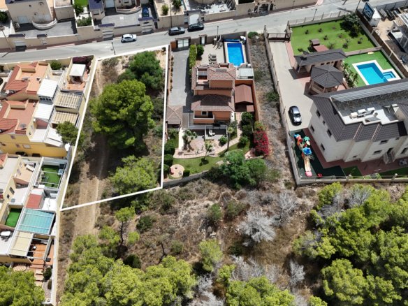 830 m² Land in Villamartin - Caza De Casa