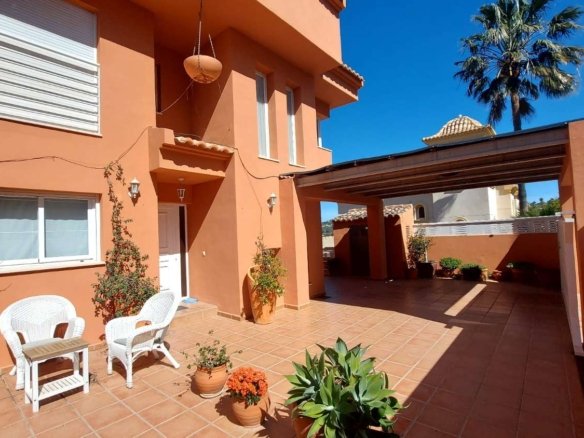 4 Bedroom 3 Bathroom Villa in Calpe - Caza De Casa