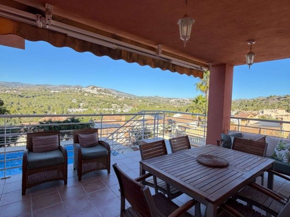 4 Bedroom 3 Bathroom Villa in Calpe - Caza De Casa