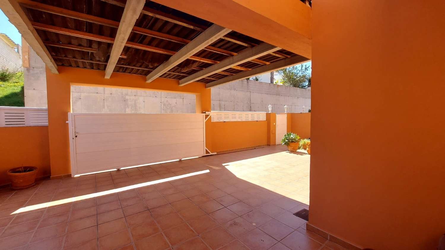 4 Bedroom 3 Bathroom Villa in Calpe - Caza De Casa