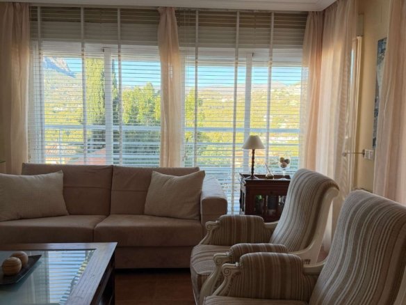 4 Bedroom 3 Bathroom Villa in Calpe - Caza De Casa