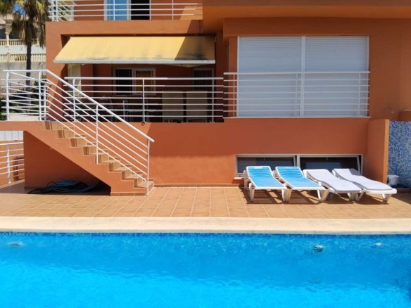 4 Bedroom 3 Bathroom Villa in Calpe - Caza De Casa