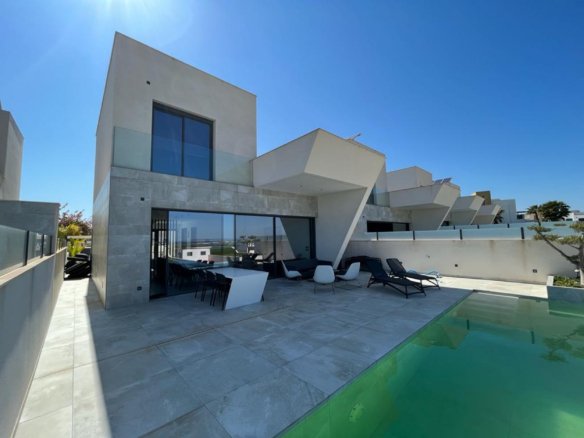 5 Bed 7 Bath Villa in Rojales - Caza De Casa