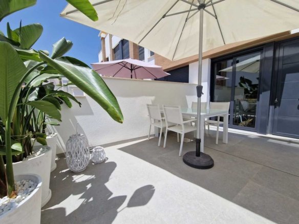 3 Bed 2 Bath Town House Penthouse in Guardamar del Segura - Caza De Casa
