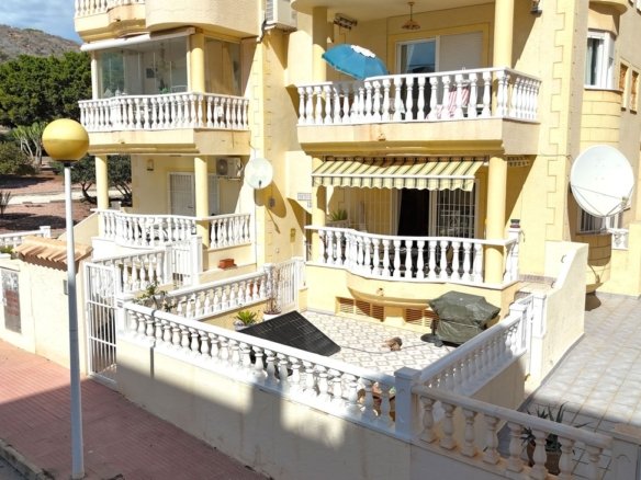 3 Bedroom 2 Bathroom Town House in Guardamar del Segura - Caza De Casa