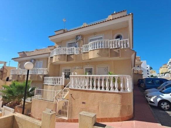 2 Bedroom 1 Bathroom Town House in Villamartin - Caza De Casa