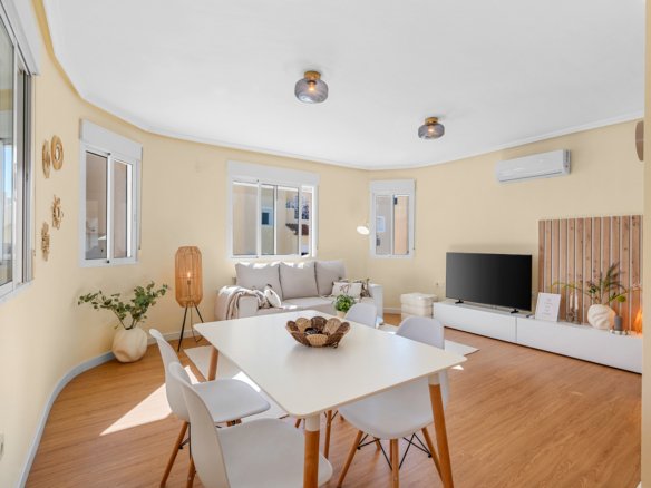 3 Bedroom 2 Bathroom Town House in San Miguel de Salinas - Caza De Casa