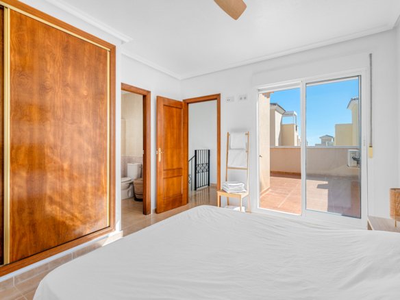 3 Bedroom 2 Bathroom Town House in San Miguel de Salinas - Caza De Casa