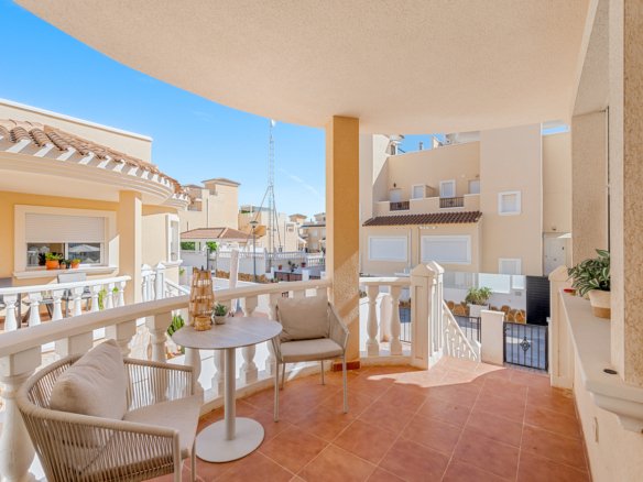 3 Bedroom 2 Bathroom Town House in San Miguel de Salinas - Caza De Casa