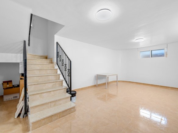 3 Bedroom 2 Bathroom Town House in San Miguel de Salinas - Caza De Casa