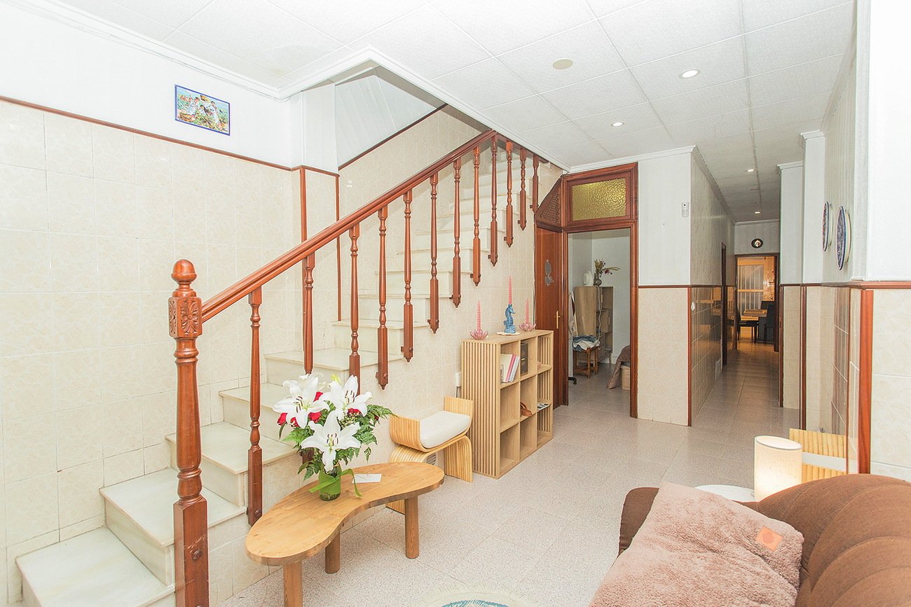 5 Bedroom 2 Bathroom Town House in Torrevieja - Caza De Casa