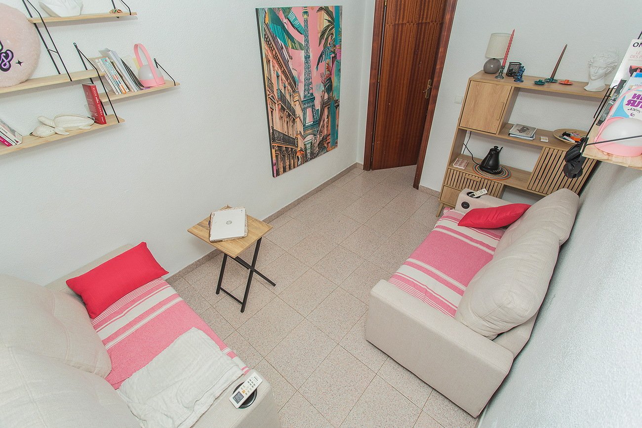 5 Bedroom 2 Bathroom Town House in Torrevieja - Caza De Casa