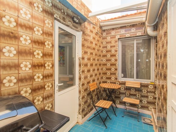 5 Bedroom 2 Bathroom Town House in Torrevieja - Caza De Casa