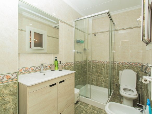 5 Bedroom 2 Bathroom Town House in Torrevieja - Caza De Casa