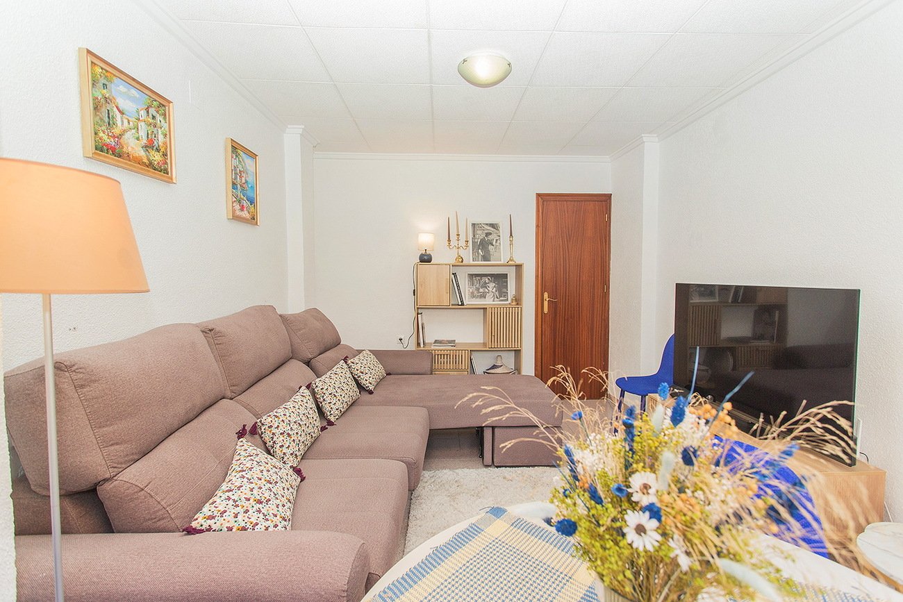 5 Bedroom 2 Bathroom Town House in Torrevieja - Caza De Casa