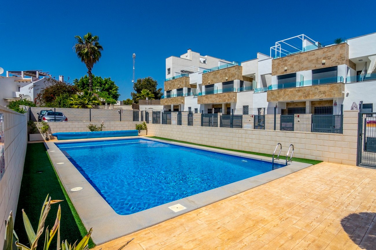 town-house-villamartin-spsdx235-10 3 Bed 3 Bath Town House in Villamartin - Caza De Casa