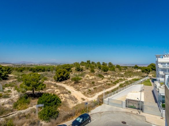 3 Bed 3 Bath Town House in Villamartin - Caza De Casa