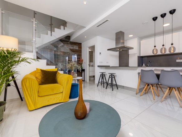 3 Bed 3 Bath Town House in Villamartin - Caza De Casa