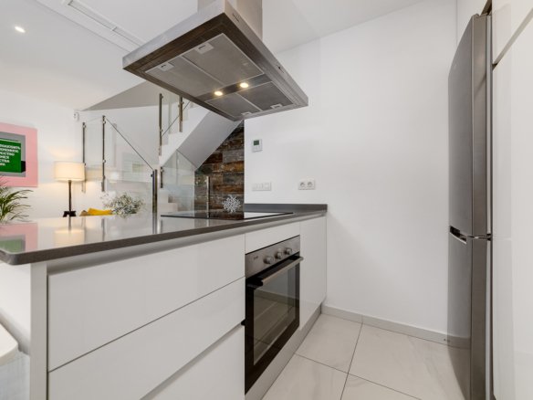 3 Bed 3 Bath Town House in Villamartin - Caza De Casa