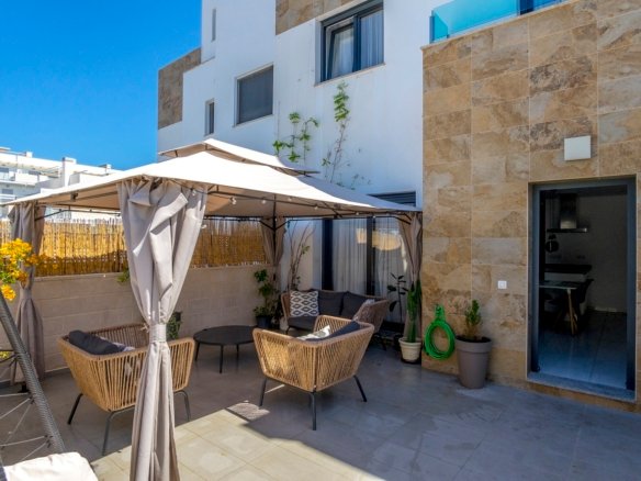 3 Bed 3 Bath Town House in Villamartin - Caza De Casa