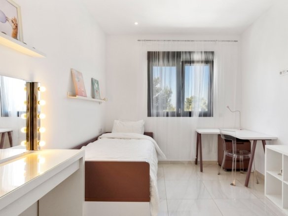 3 Bed 3 Bath Town House in Villamartin - Caza De Casa