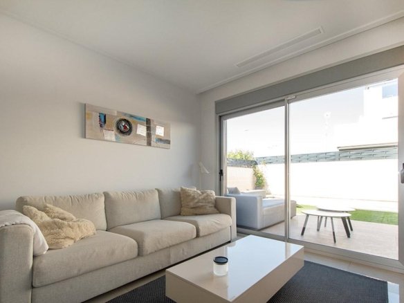 3 Bed 2 Bath Town House in Ciudad Quesada - Caza De Casa