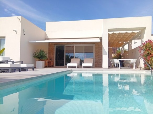 2 Bed 2 Bath Villa in Algorfa - Caza De Casa