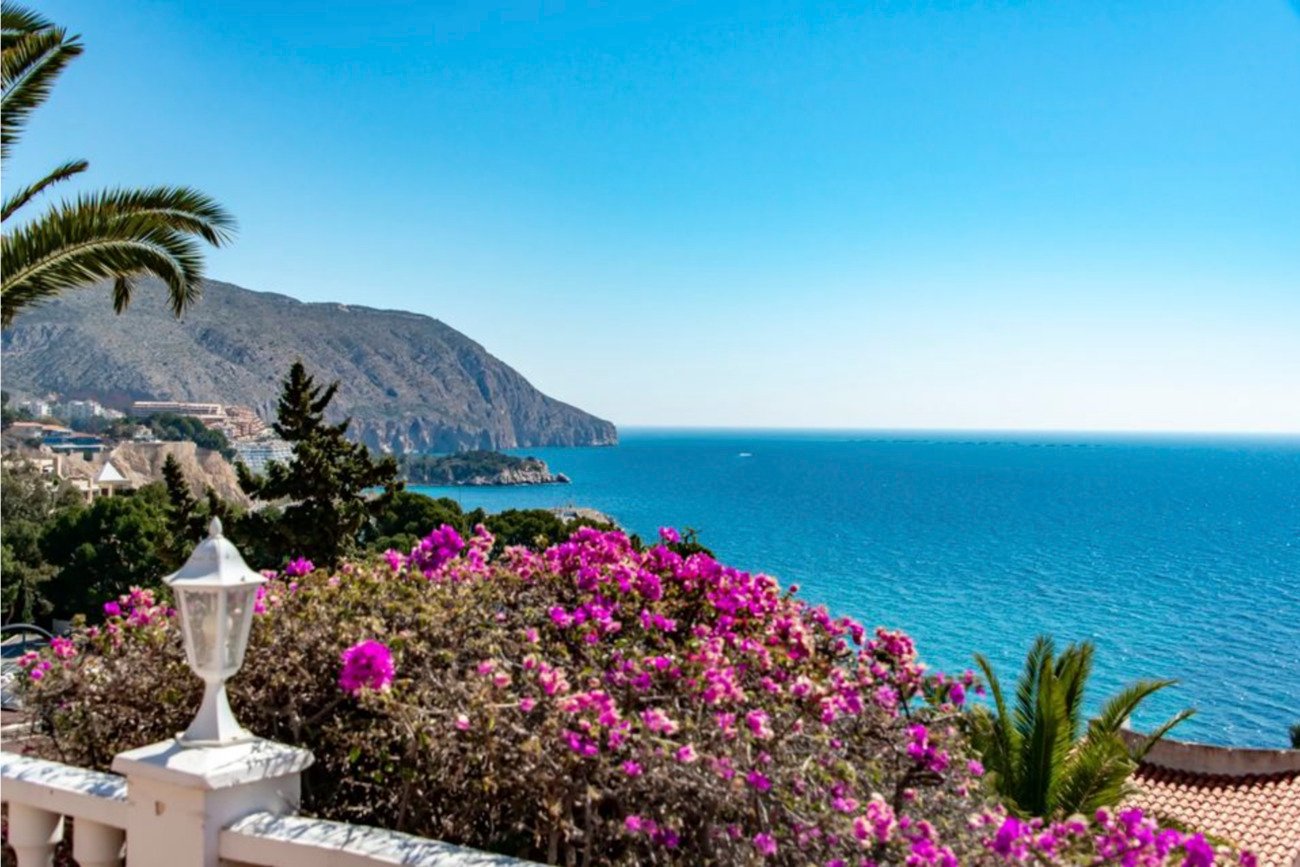 5 Bedroom 6 Bathroom Villa in Altea - Caza De Casa