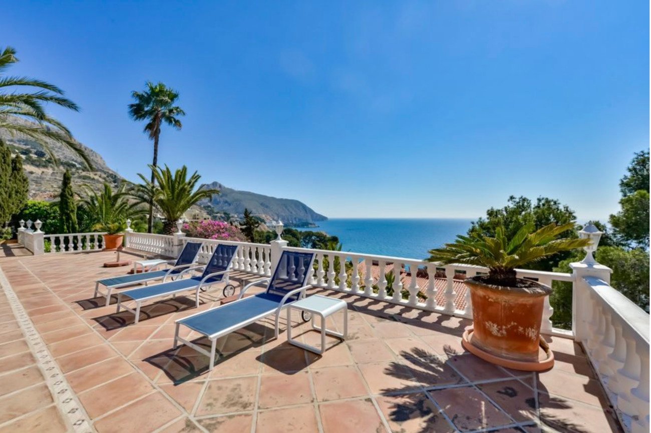 5 Bedroom 6 Bathroom Villa in Altea - Caza De Casa