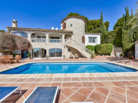 5 Bedroom 6 Bathroom Villa in Altea - Caza De Casa