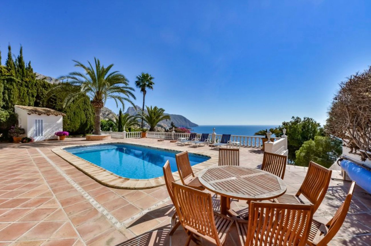 5 Bedroom 6 Bathroom Villa in Altea - Caza De Casa