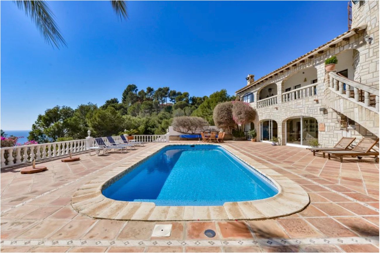 5 Bedroom 6 Bathroom Villa in Altea - Caza De Casa