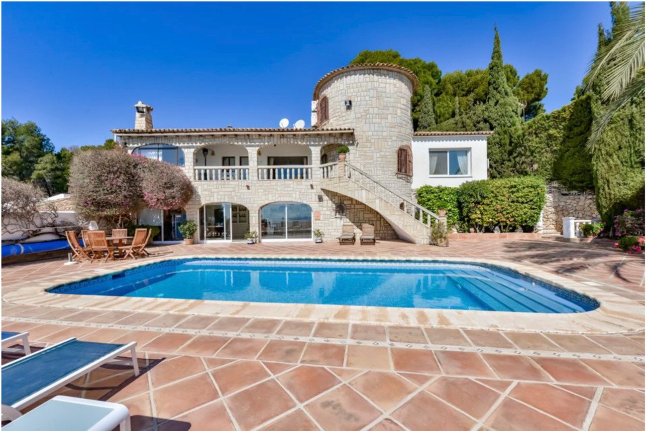 5 Bedroom 6 Bathroom Villa in Altea - Caza De Casa
