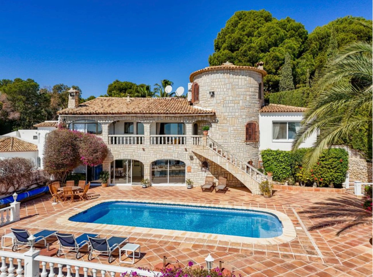 5 Bedroom 6 Bathroom Villa in Altea - Caza De Casa