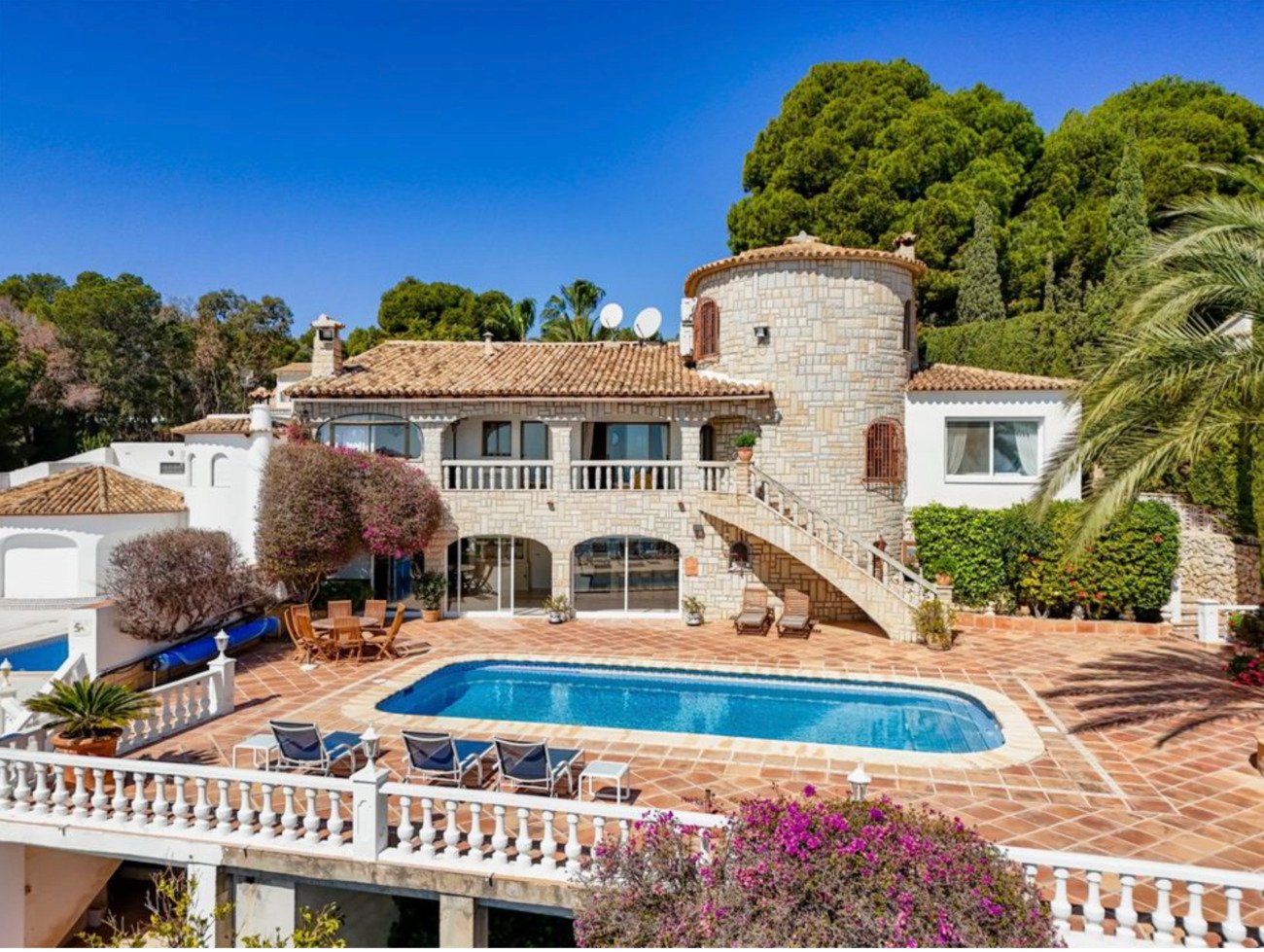 5 Bedroom 6 Bathroom Villa in Altea - Caza De Casa