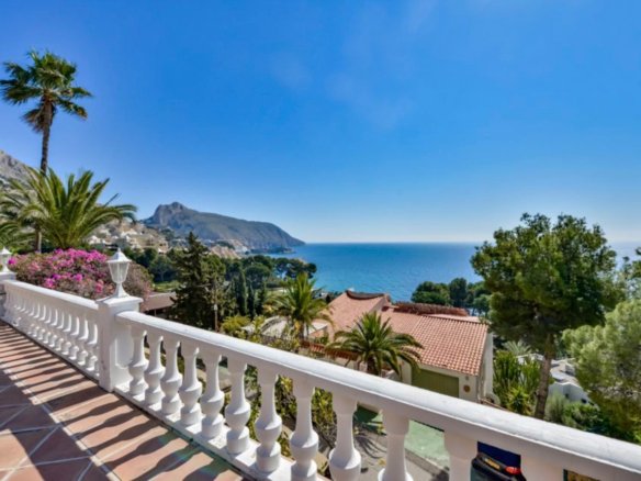 5 Bedroom 6 Bathroom Villa in Altea - Caza De Casa